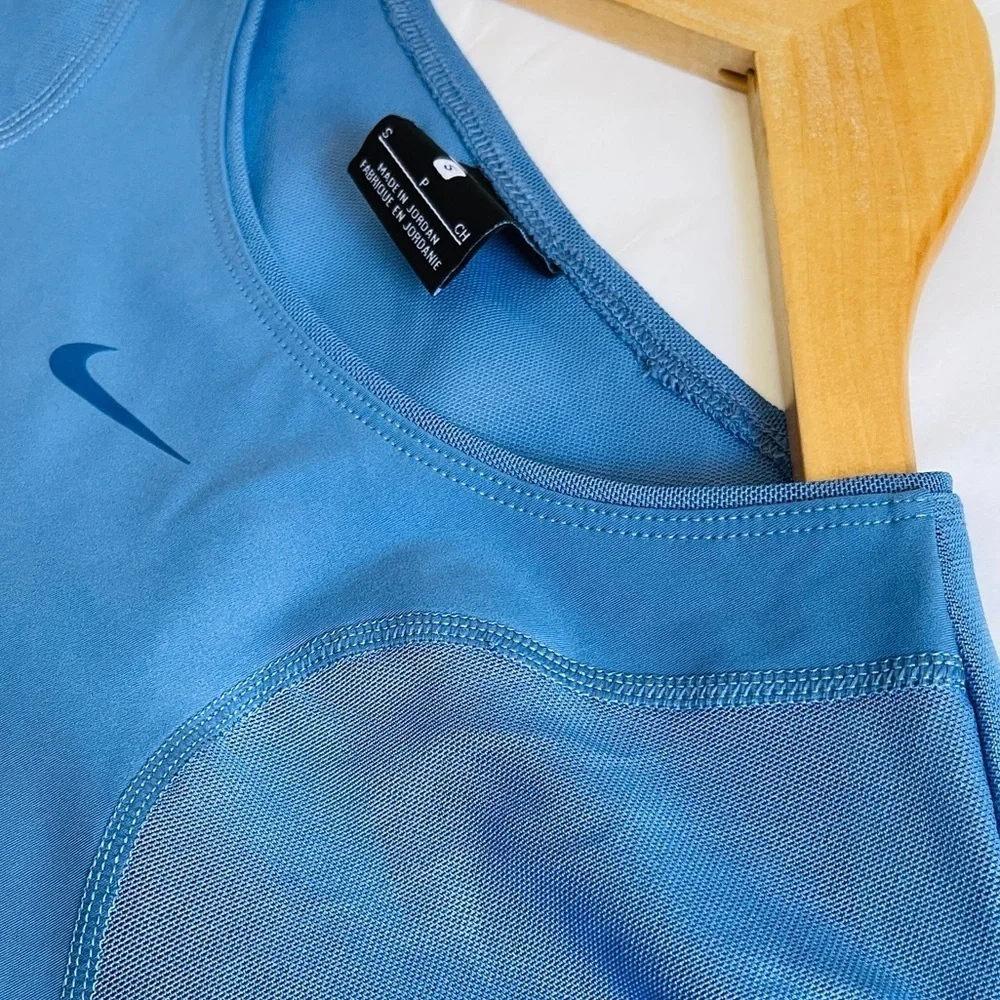 Nike Dry Fit Mesh Top w/ back cut out